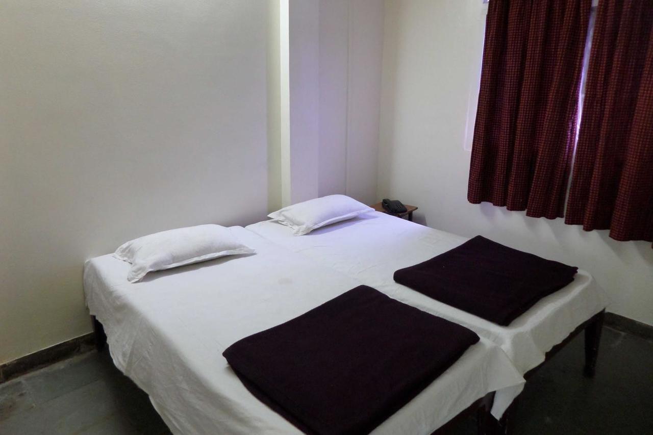 Parvat Lodge Ahmednagar Exterior foto